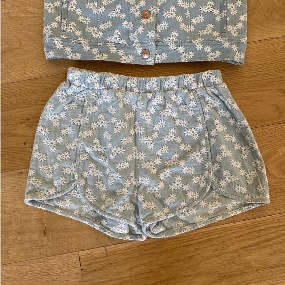 Dolce Vita - Embroidered Daisy Sleevelest Vest Top & Shorts Set in Blue & White - Picture 2 of 6